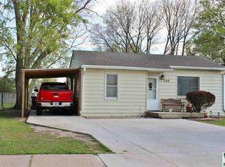 326 E 11th St, South Sioux City, NE 68776