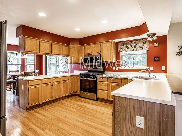 3712 Kinnett Ln — Photo 7