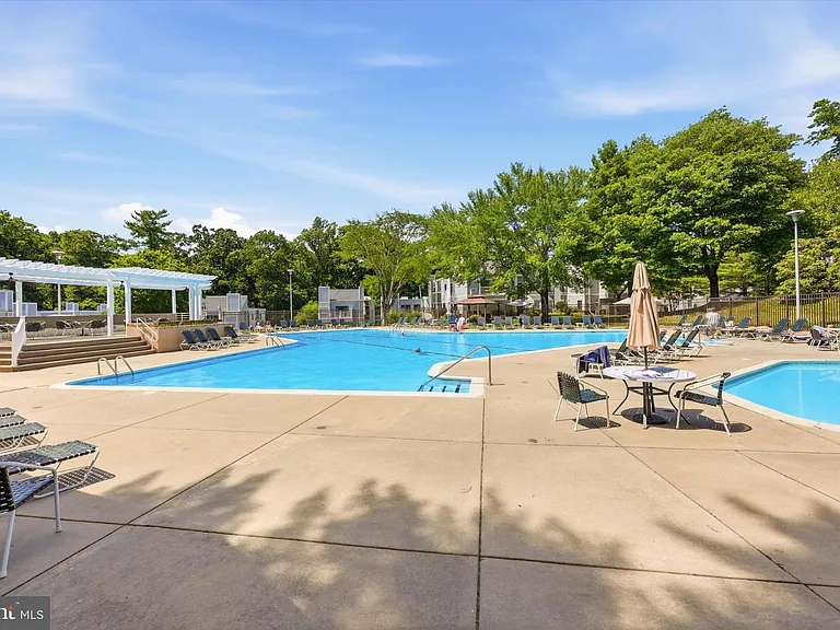 1750 Oakwood Ter #17A — Photo 25