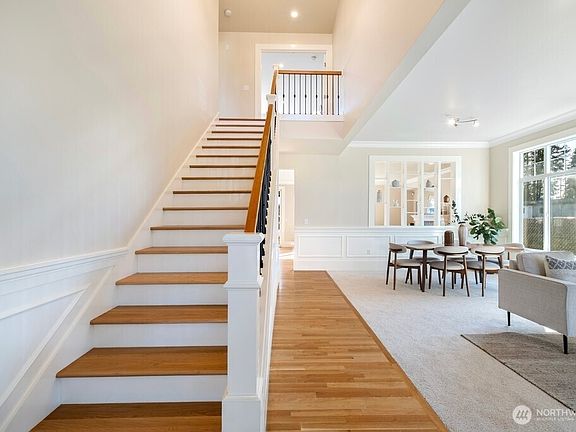 3rd image of 3903 NE 21st Street