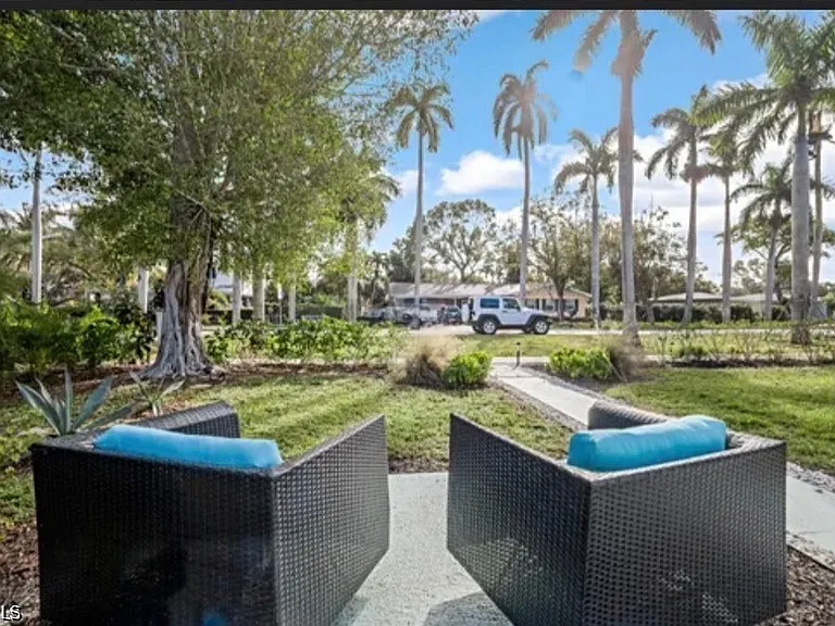 2710 McGregor Blvd — Photo 10