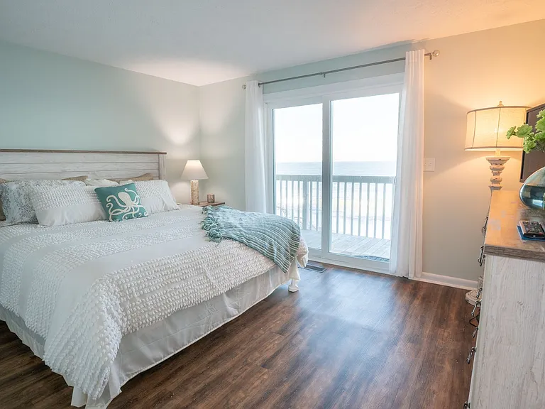 2105 Surfrider Ct — Photo 2