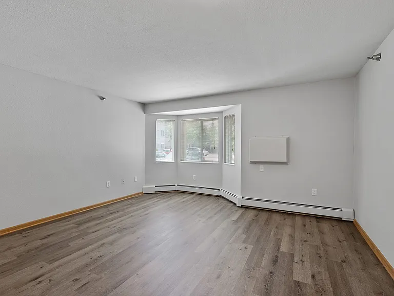 Creekside Commons Apartments — Photo 18