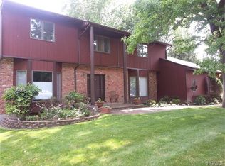 16 Bartlett Rd, Monsey, NY 10952