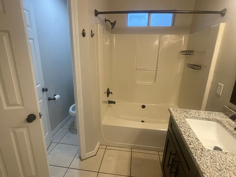 402 Peregrine Ct — Photo 12