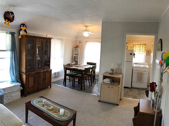 3rd image of 118 N Bay Ave APT 4