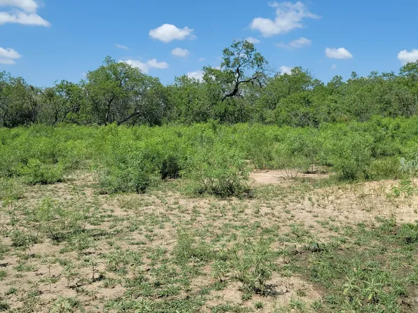 2142 Blue Creek, La Vernia, TX 78121