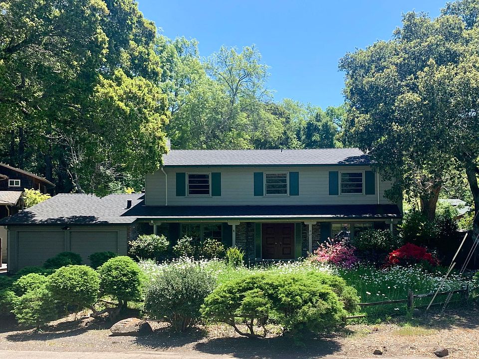 1st image of 2 Castle Rock Ave