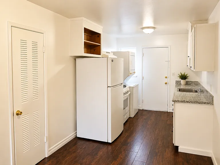 9940 Walnut St — Photo 16
