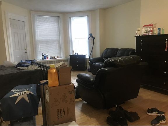 2nd image of 300 Marlborough St APT 2R