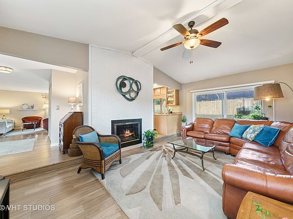 4th image of 704 Parkview Ct