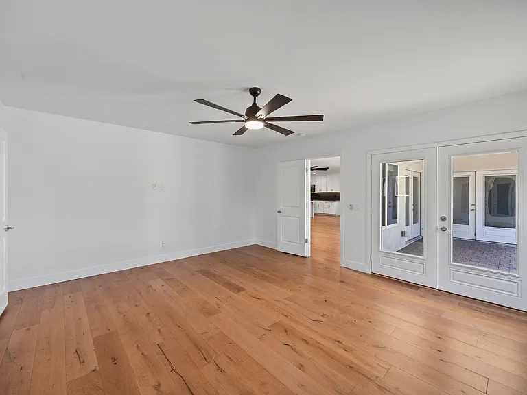 3247 E Roma Ave — Photo 16
