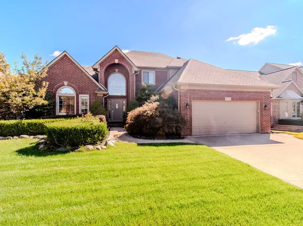 56194 Birkdale Dr, Macomb, MI 48042