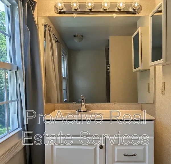 9421 Phillip Ave — Photo 17