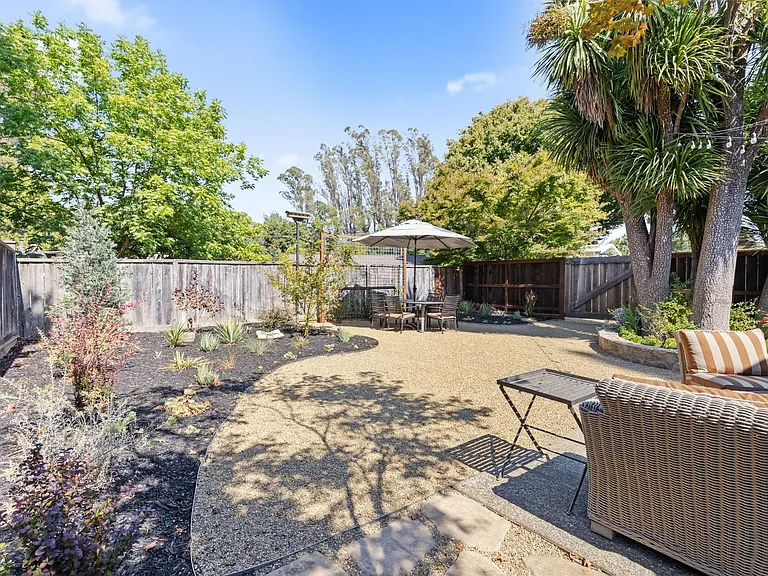 3142 Kingston Ave — Photo 39