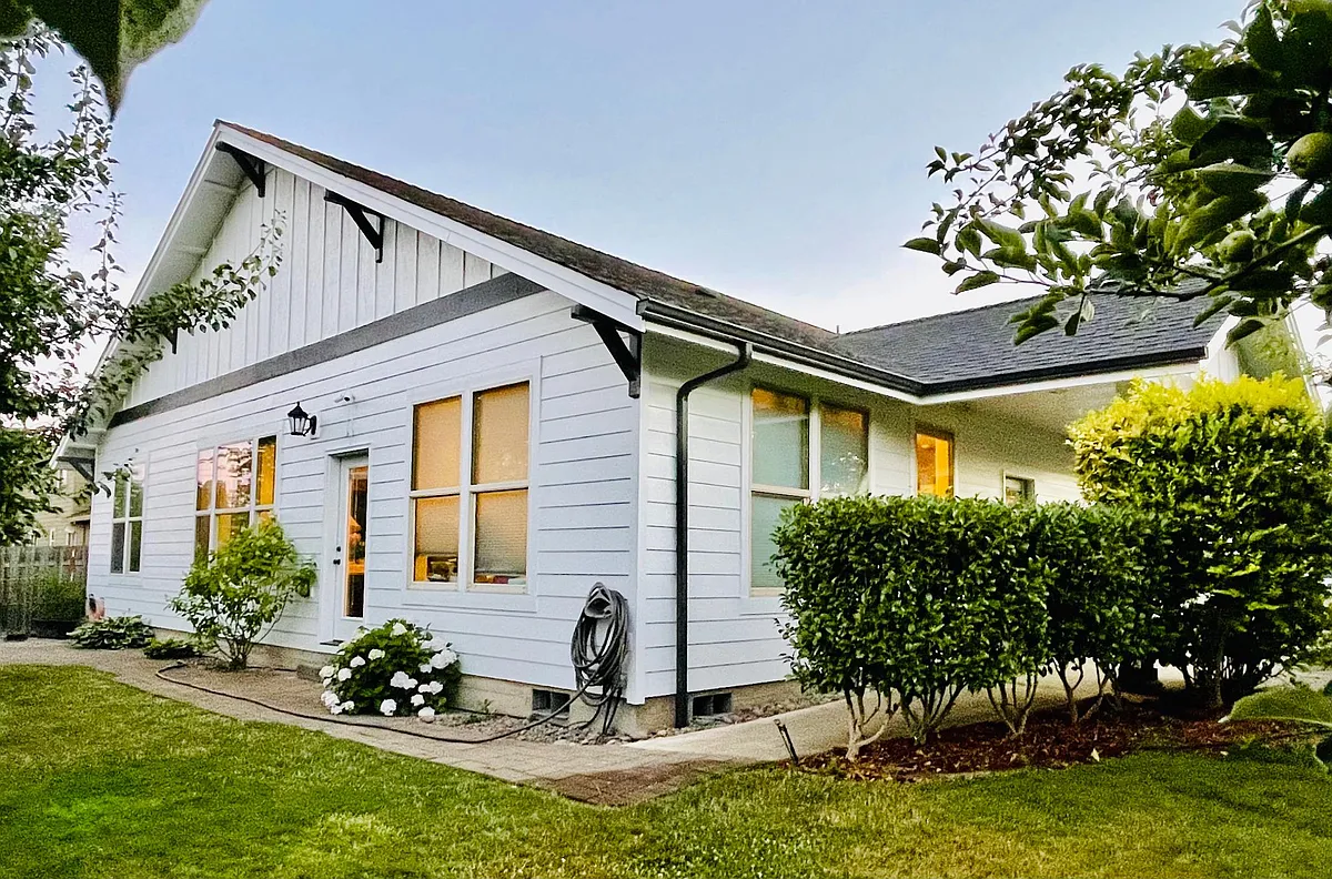 backyard - 4775 SW Roseberry St