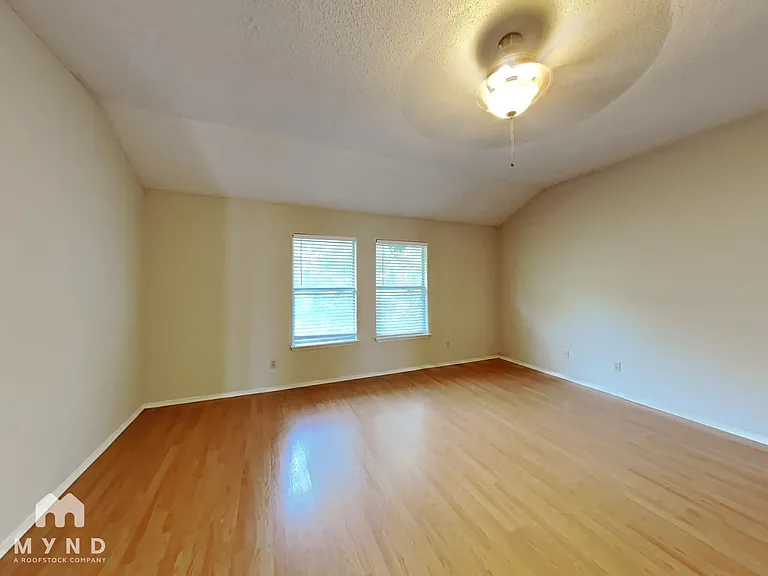 3205 Meadowview Dr — Photo 14