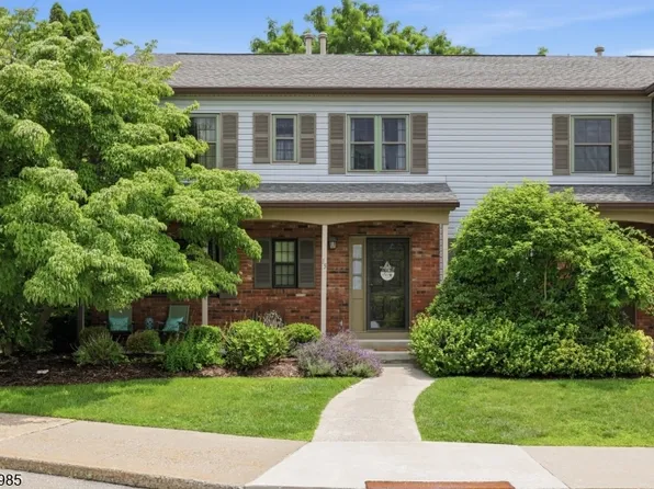 15 Wood Duck Ct #15, Allamuchy Twp., NJ 07840