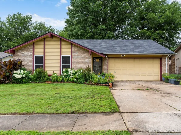 4504 S Cedar Ave, Broken Arrow, OK 74011
