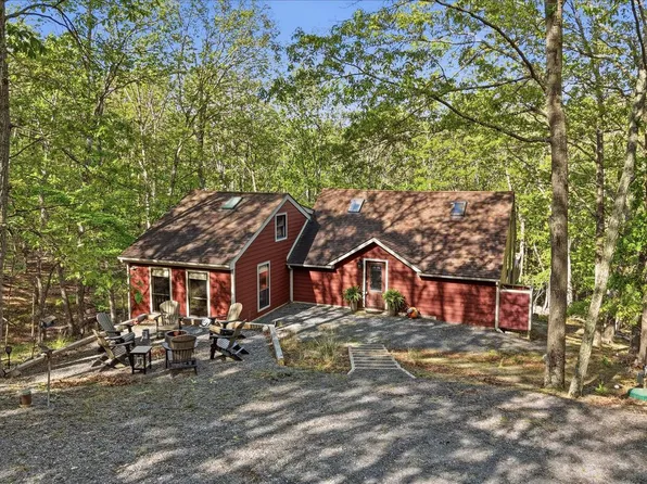 1856 Crossings View Rd, Paw Paw, WV 25434