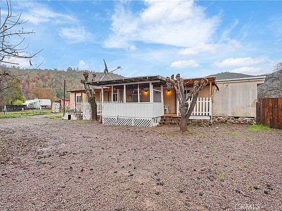 2nd image of 4012 Jeannie Ln