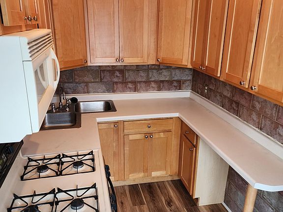 3rd image of 61 Dale St N APT 2