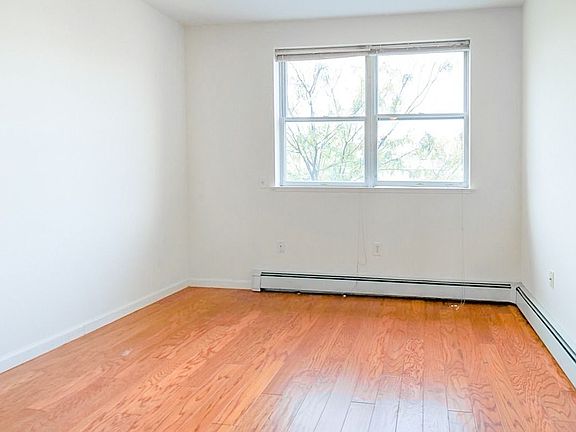 4th image of 1356 De Kalb Ave #34