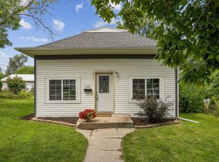 356 18th St, Marion, IA 52302