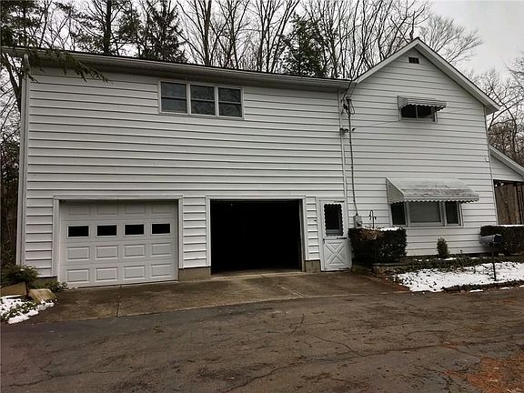 3rd image of 469 Baldwin St