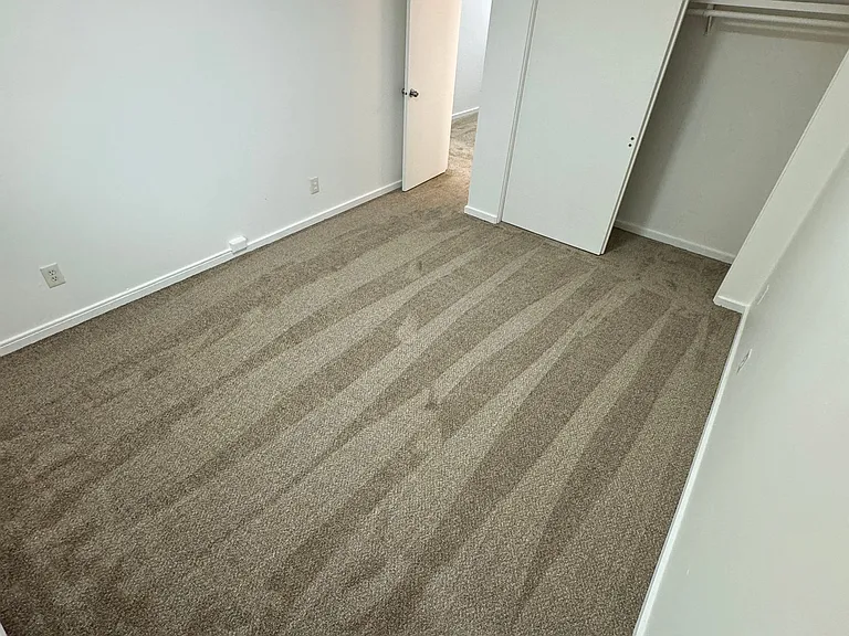 Townvue Heights Apartments — Photo 16