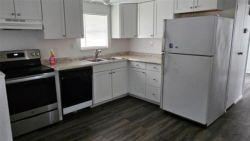 2 bed, 2.0 bath, 960 sqft, $1,200 — Photo 4