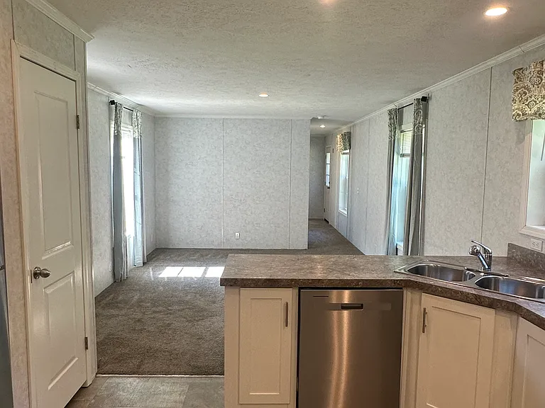 11 Zekes Ln — Photo 8