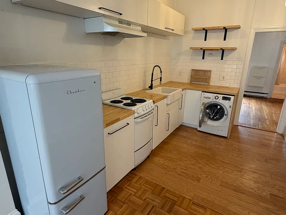 210 Washington Ave #2