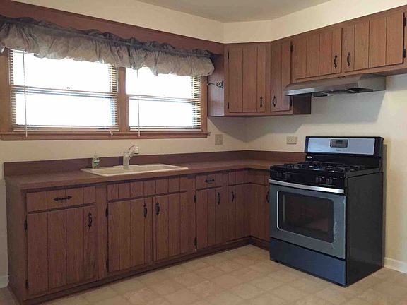 4th image of 1115 Ostrander Ave