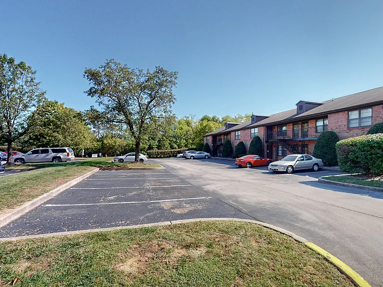 Breckinridge Pointe Apartments — Photo 15
