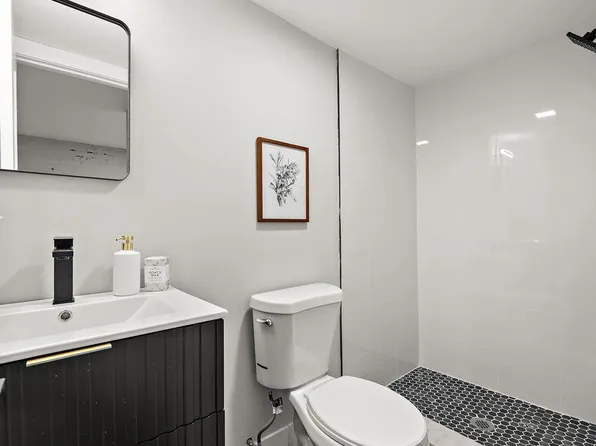 77 Boyd Avenue image 22 of 26