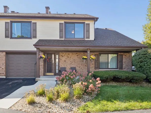 9239 Woodbury Ct, Orland Park, IL 60462