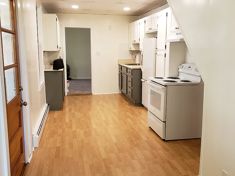251 Locust St — Photo 1