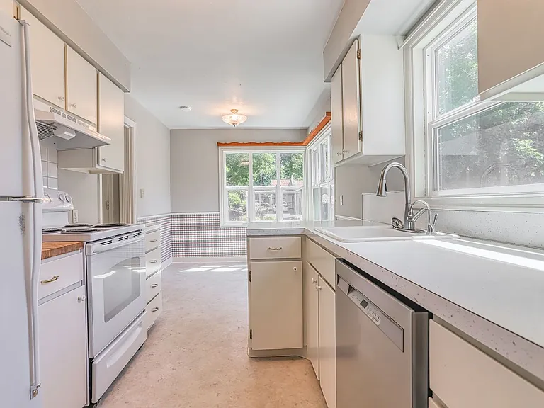 4106 NW Fir St — Photo 6