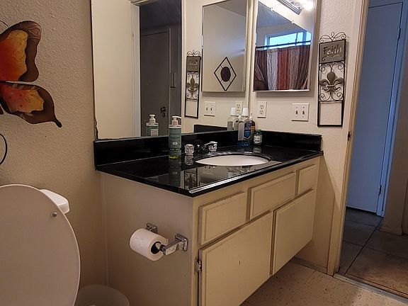 3rd image of 7114 Cottington Ln