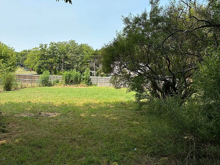 610 S Rike St — Photo 22