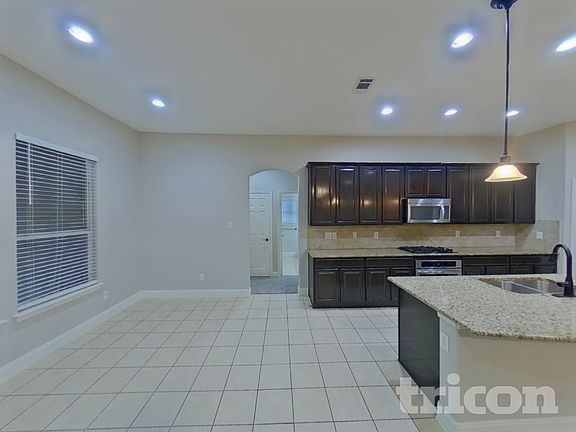 4th image of 612 Peterhouse Dr
