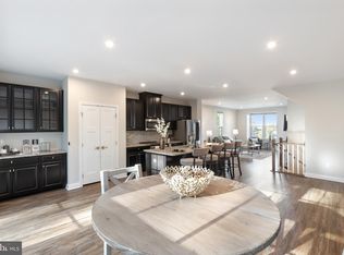160 Nathan Dr, Riverton, NJ 08077