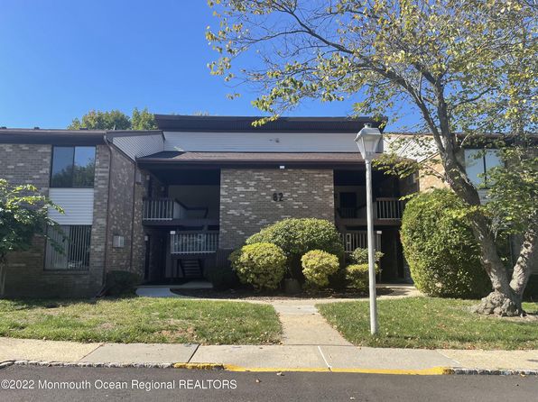 82 Amberly Dr Unit F