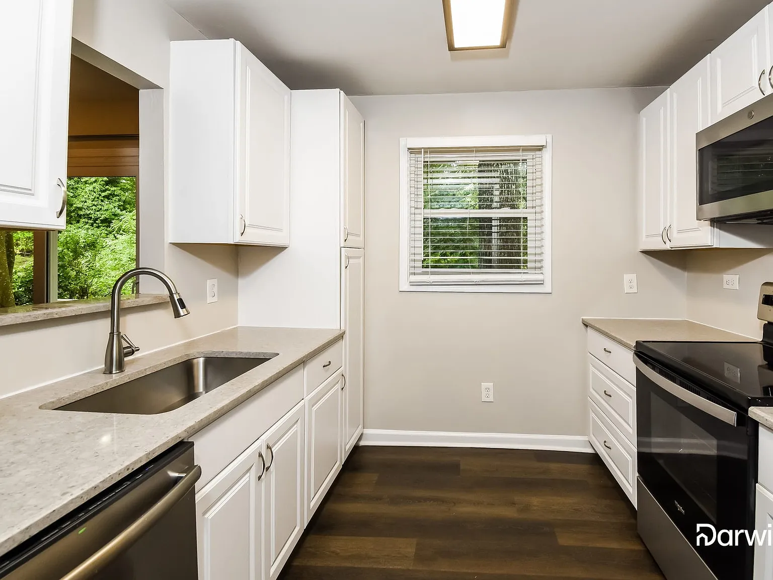 4 bed, 2.0 bath, 1572 sqft, $2,345 — Photo 2