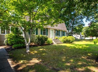 1 Hillside Ave, Burlington, MA 01803