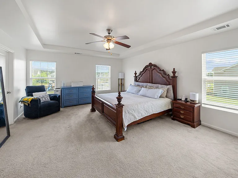 415 Valdez Ct — Photo 31