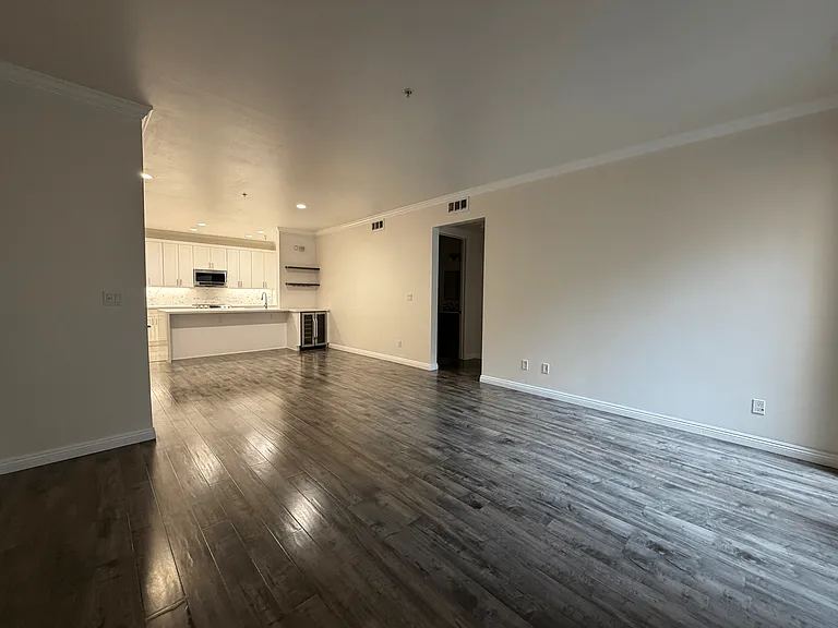 625 S Berendo St #413 — Photo 6