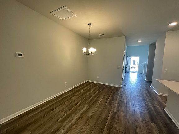 4th image of 263 Woodland Oak Way