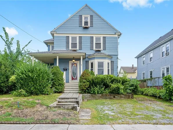 208 Greenwood St, Cranston, RI 02910